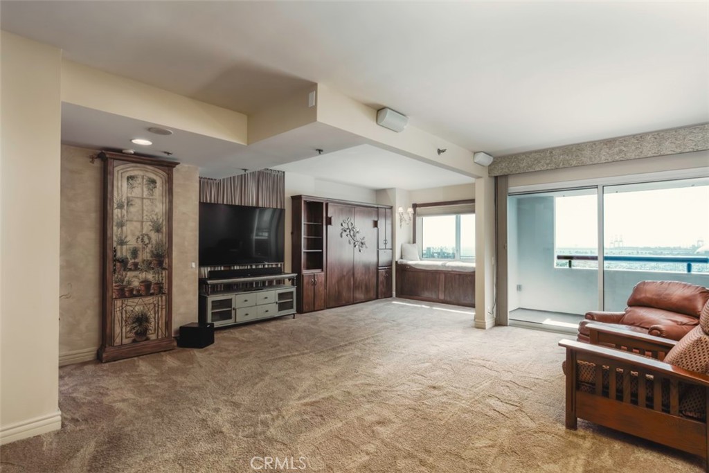 525 E Seaside Way 807