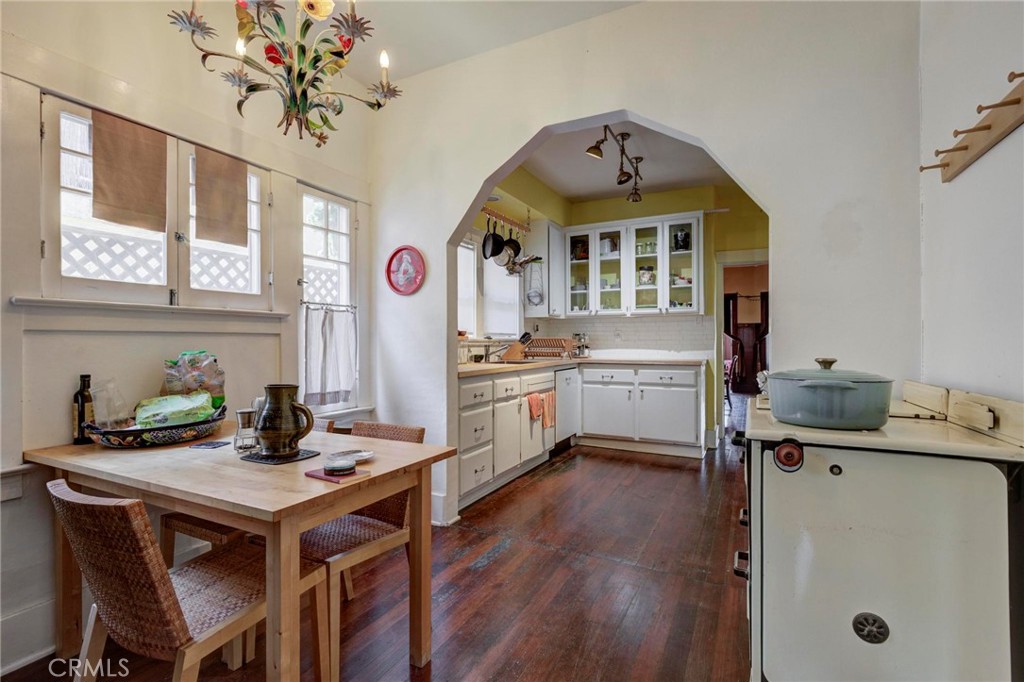 571 w 17th street