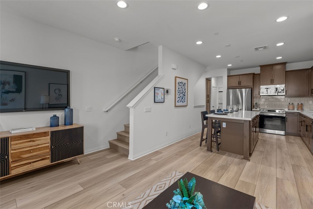 1097 N Harbor Boulevard