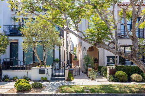Photo of 412 Acacia AVE #1/2, Corona Del Mar, CA 92625 (MLS # NP26167796)