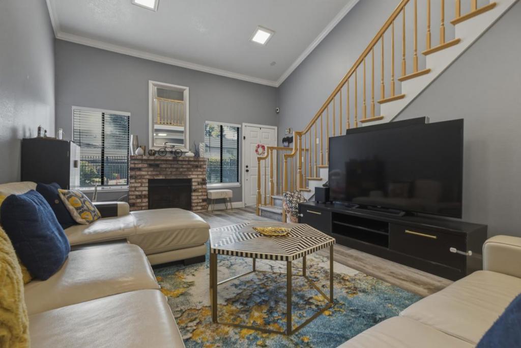 130 Baroni Avenue 37