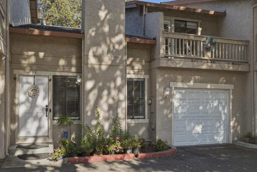 130 Baroni Avenue 37