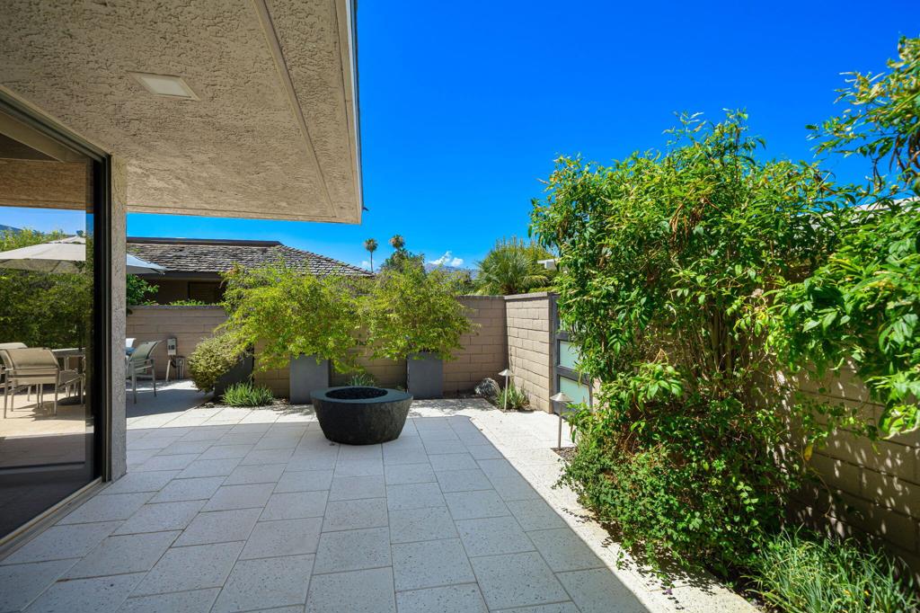 The Springs C.C. - Residential