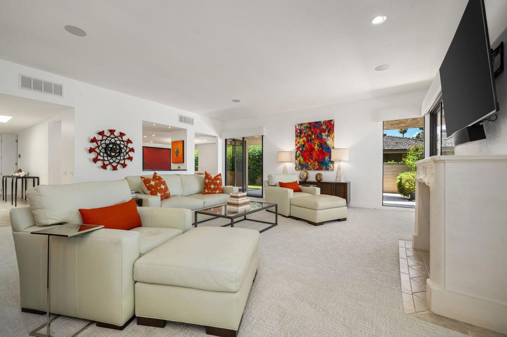 The Springs C.C. - Residential