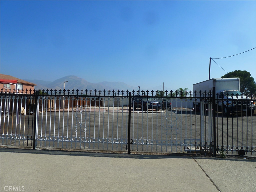 3119 N Golden
