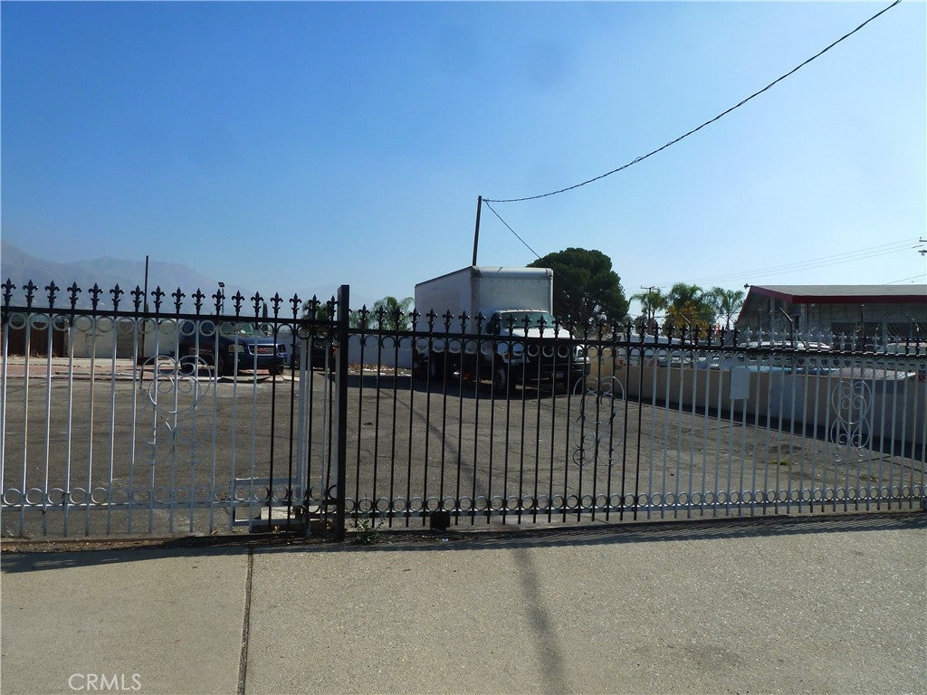 3119 N Golden