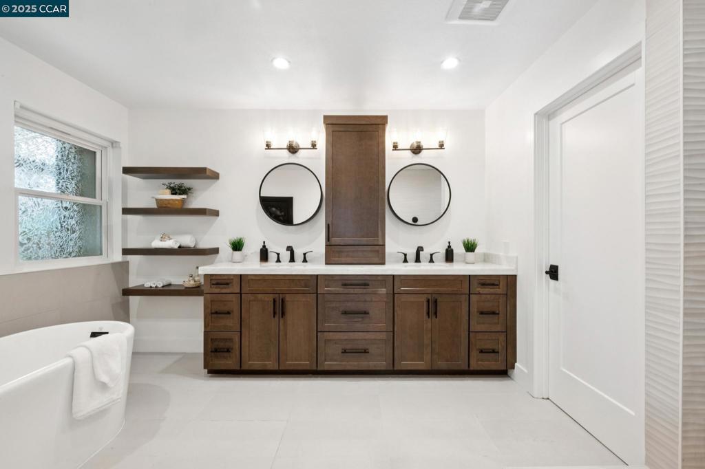 SANDPIPER COVE - Residential