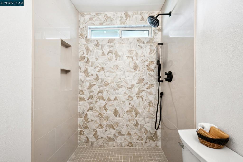 SANDPIPER COVE - Residential