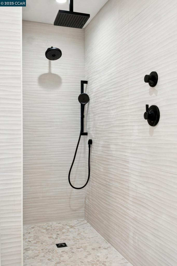 SANDPIPER COVE - Residential