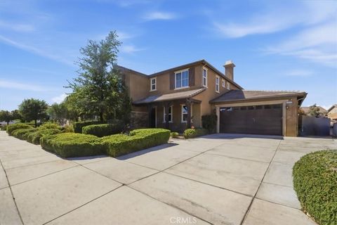 Photo of 12444 Osprey LN, Victorville, CA 92392 (MLS # HD26128974)