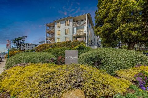 Photo of 3 Admiral Dr Dr #F370, Emeryville, CA 94608 (MLS # 41123017)
