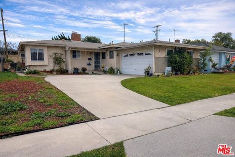 Photo of 10436 Scott Avenue, Whittier, CA 90603 (MLS # 26830447)