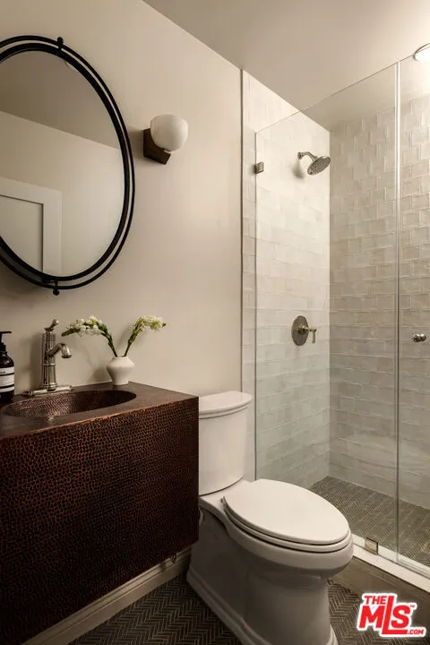 Los Angeles, California 90049, United States, 4 Bedrooms Bedrooms, ,5 BathroomsBathrooms,Residential,Pending,212276