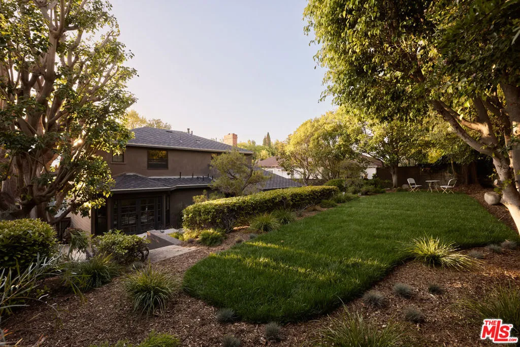 Los Angeles, California 90049, United States, 4 Bedrooms Bedrooms, ,5 BathroomsBathrooms,Residential,Pending,212276