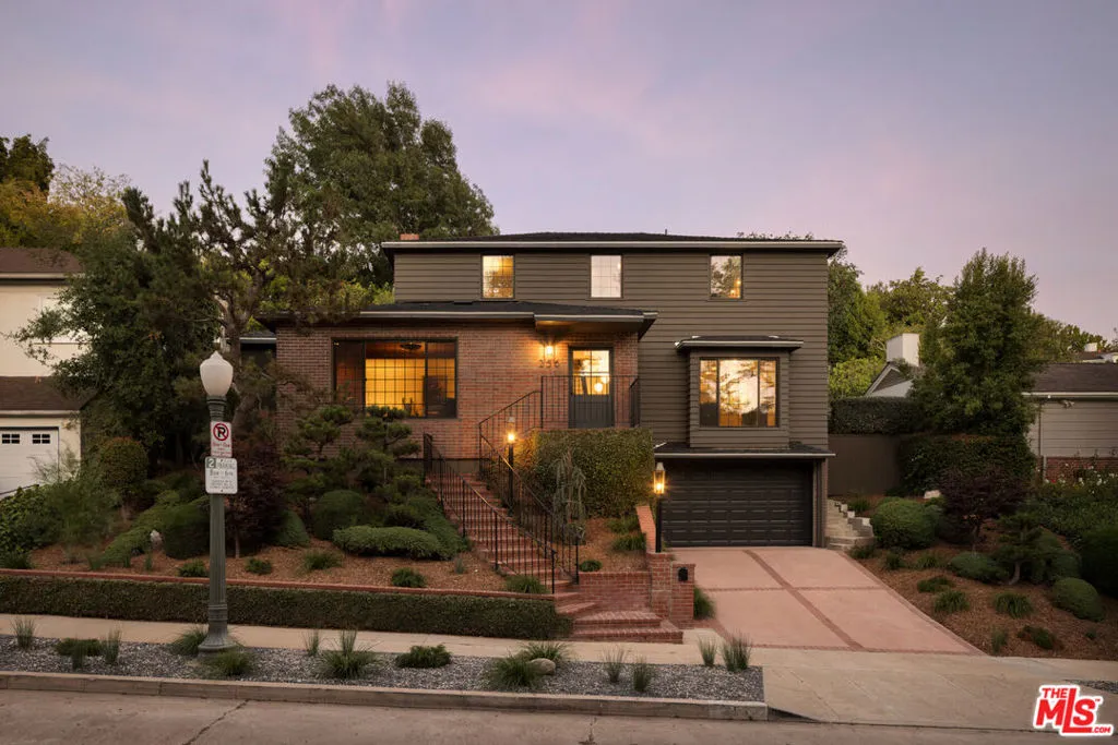 Los Angeles, California 90049, United States, 4 Bedrooms Bedrooms, ,5 BathroomsBathrooms,Residential,Pending,212276