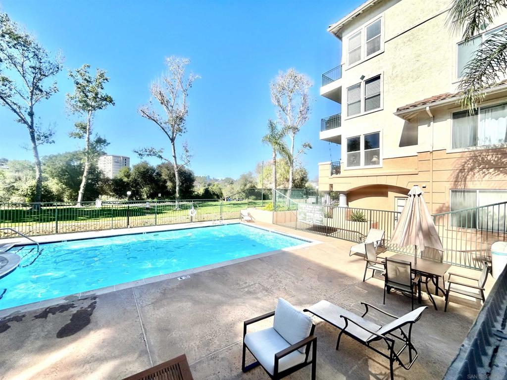 640 Camino De La Reina 1405