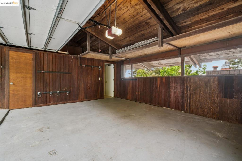 PIEDMONT PINES - Residential