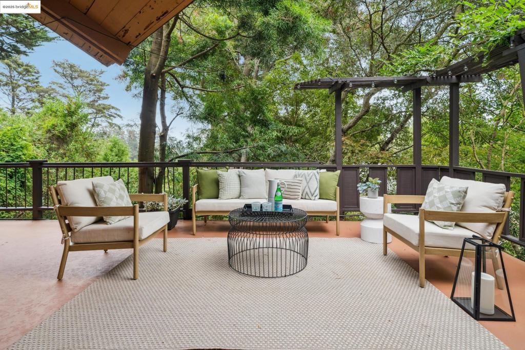 PIEDMONT PINES - Residential