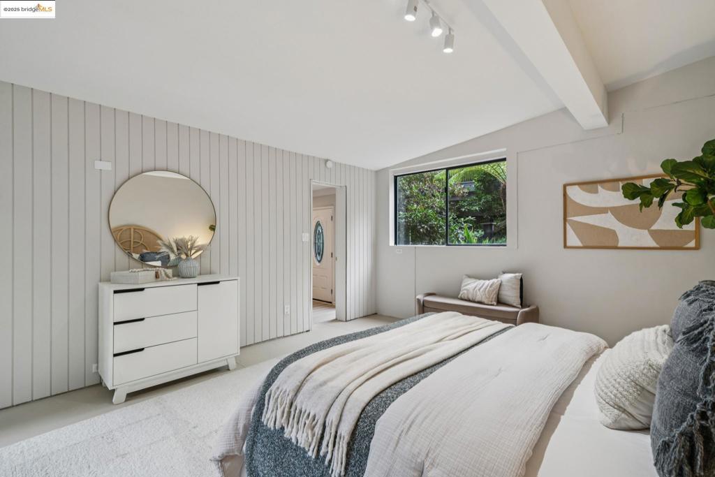 PIEDMONT PINES - Residential