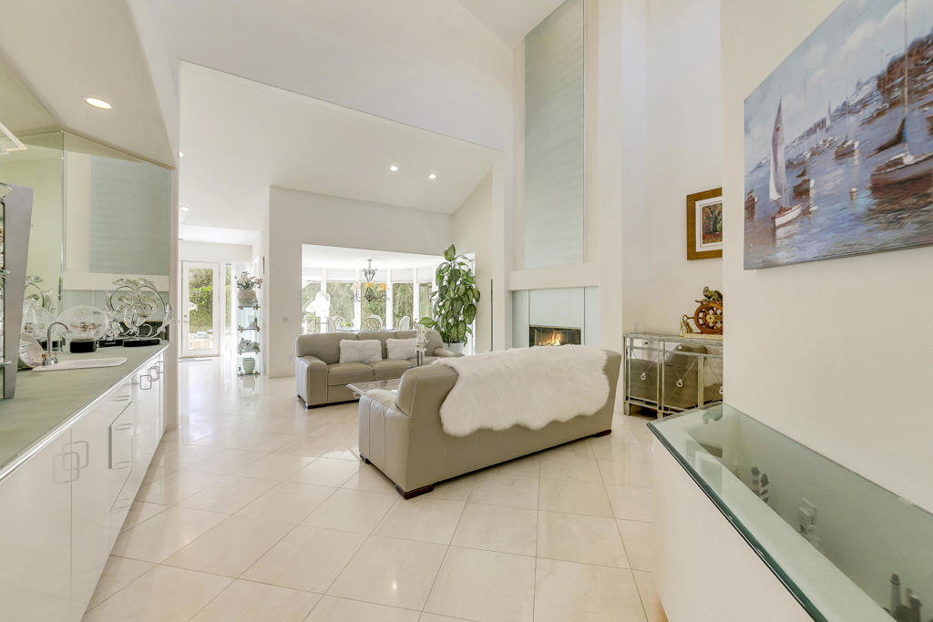 Lake La Quinta - Residential Lease