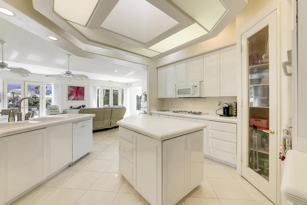 Lake La Quinta - Residential Lease