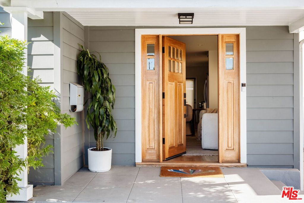 2831 S Corning Street