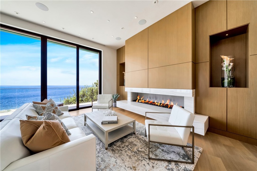 18 Lagunita Drive