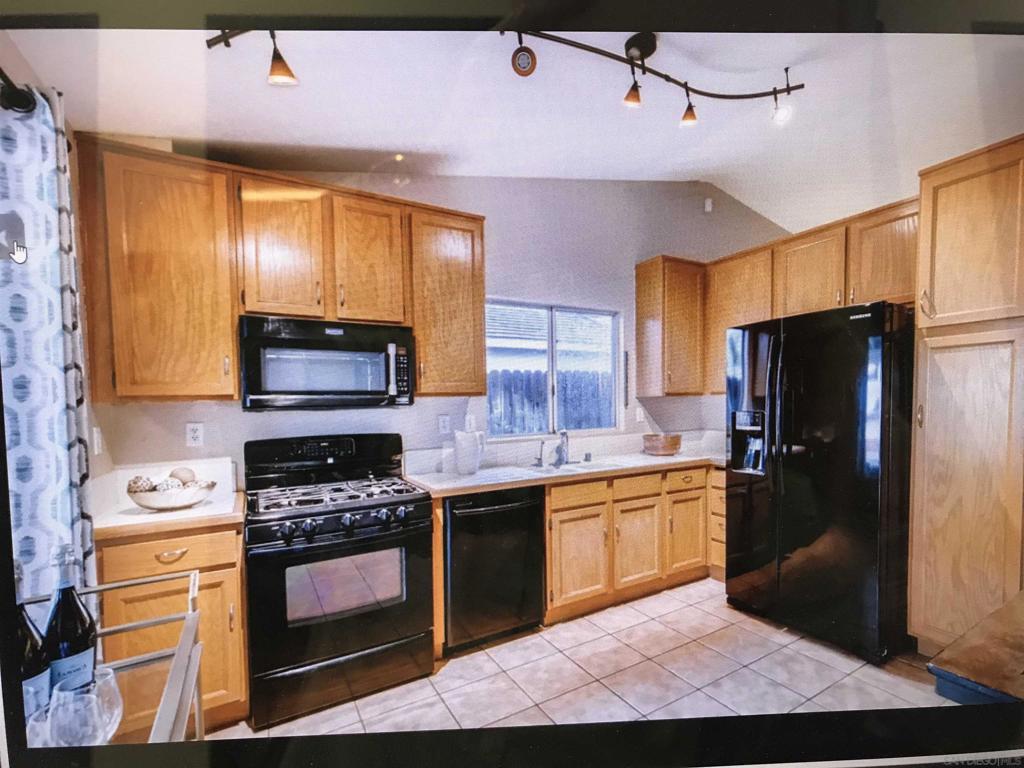 44902 Camino Alamosa