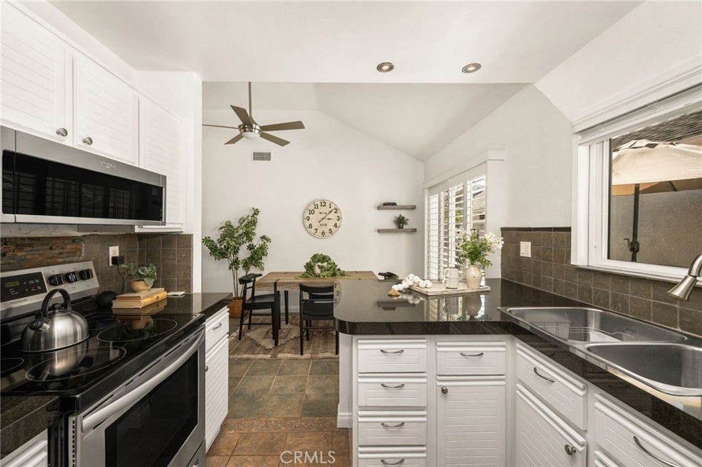 49 Summerfield 99, Irvine CA 92614 - Photo 6