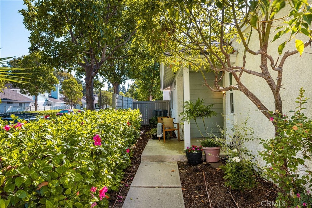 49 Summerfield 99, Irvine CA 92614