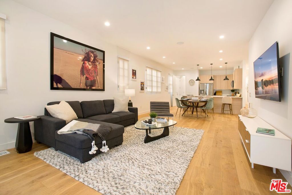 Newly refined and remodeled, fully furnished unit with quality finishes. Brand new handsome hardwood floors all throughout the light and bright units along with brand new kitchen cabinetry with marble kitchen countertops and marble backsplash. Bedrooms with built-in storage closets, individual unit washer and dryer. All units with brand new central heating and air. Just walking distance from the Grove, Farmers Market, and Fairfax's trendiest shops, finest dining, and entertainment in the area!