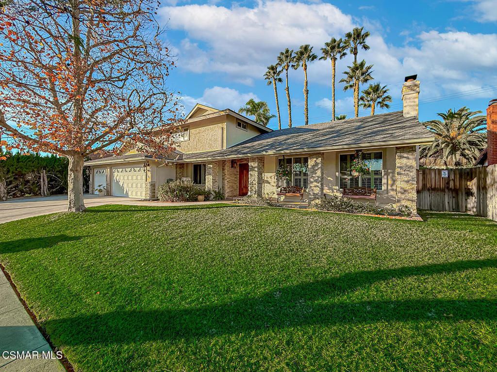 Photo of 181 W Avenida De Las Flores, Thousand Oaks, CA 91360 (MLS # 226000153)