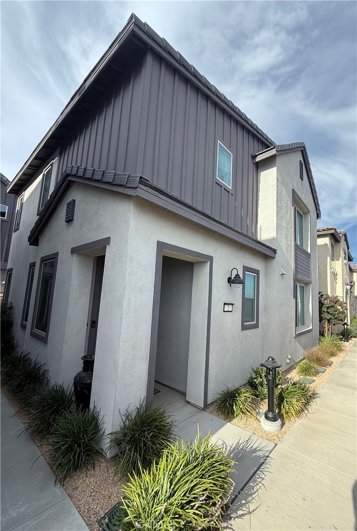 Welcome to this beautifully 4 bedrooms, 3 bathroom condo located in the desirable Dayflower community at The Gardens in The Arboretum, North Fontana. This spacious home features a convenient downstairs bedroom and full bathroom, perfect for guests or multigenerational living. Enjoy modern amenities including a 2-car attached garage, tankless water heater, solar panels, EV charger, and an upstairs laundry room for added convenience.Designed for privacy and comfort, this home offers an ideal layout. The community boasts resort-style amenities including a pool with cabanas, jacuzzi, fire pit, BBQ area, playground, dog park, basketball court, gym, clubhouse, and conference room.
Don't miss your chance to own in one of North Fontana’s most sought-after communities close to shopping, dining, and top rated schools!