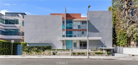 Photo of 4807 Woodley Avenue #208, Encino, CA 91436 (MLS # SR26042281)