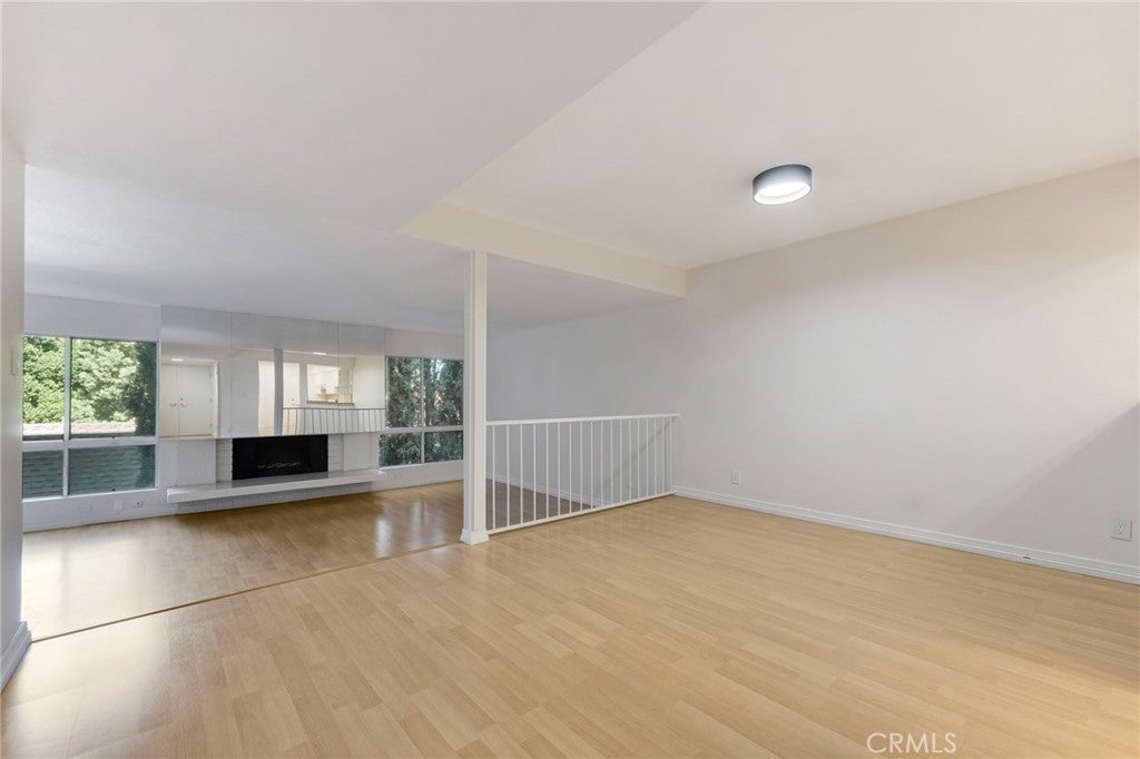 4807 Woodley Avenue 208