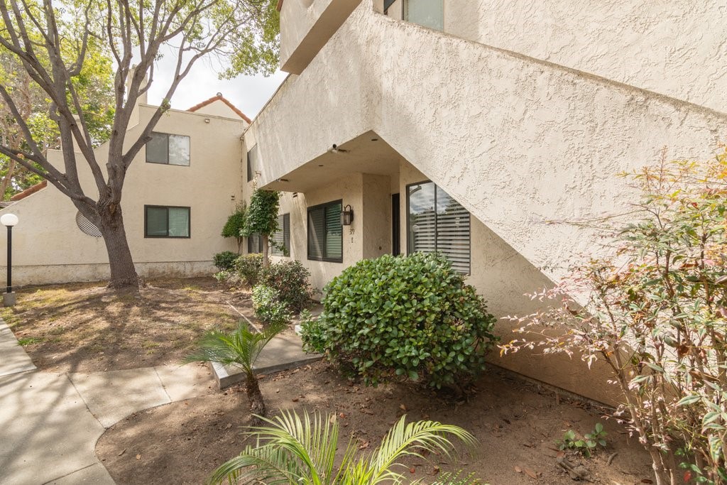 379 N Melrose E