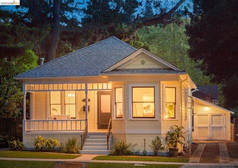 Photo of 1214 Estudillo St St, Martinez, CA 94553 (MLS # 41132691)