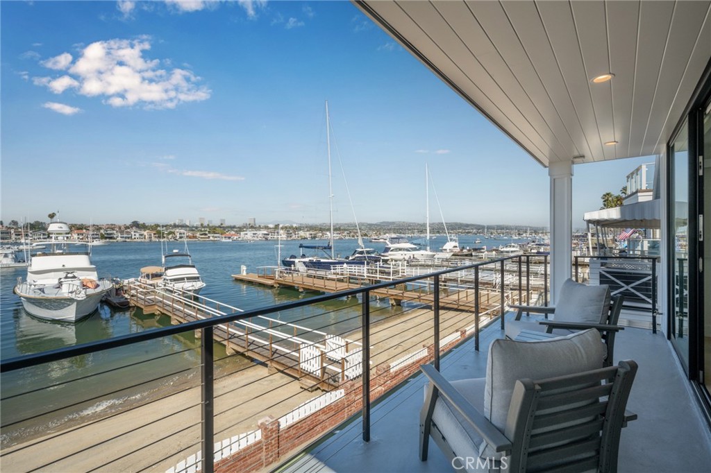 413 E Edgewater Avenue