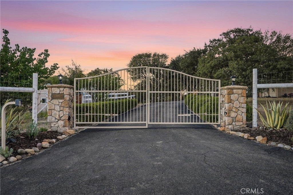 5680 High Ridge