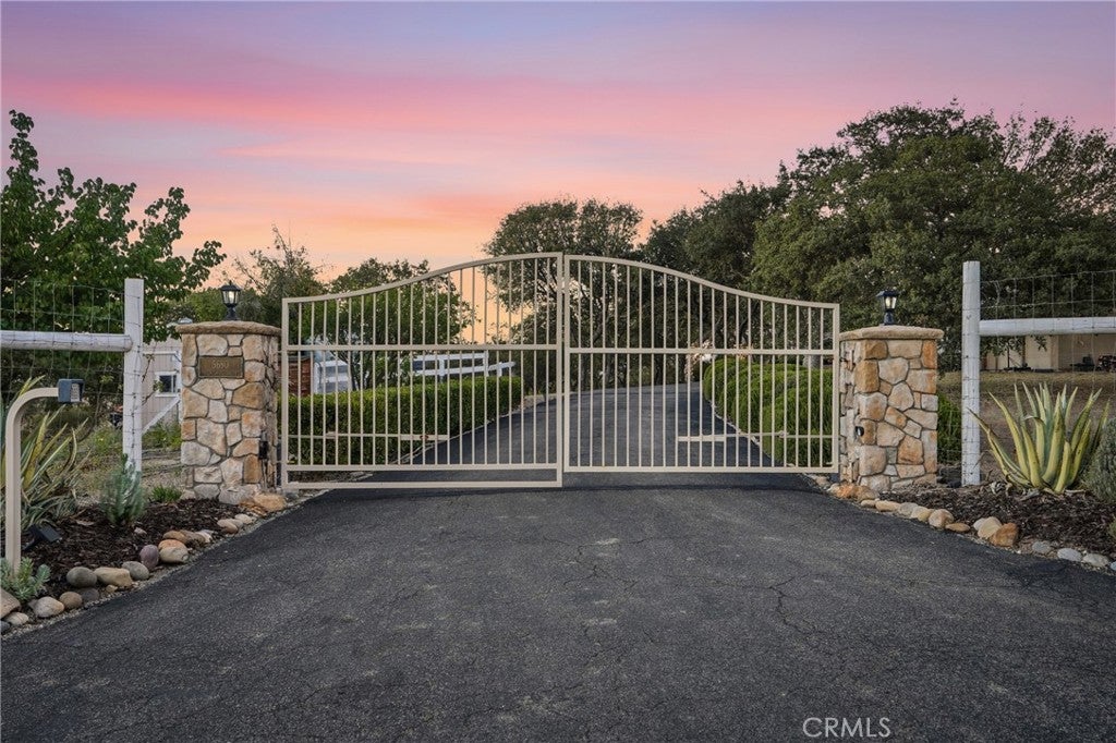 5680 High Ridge