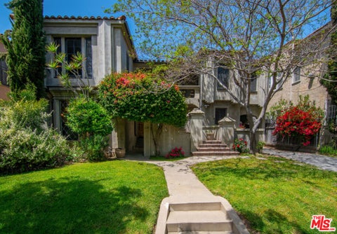 Photo of 1159 S Hayworth Avenue, Los Angeles, CA 90035 (MLS # 26998751)