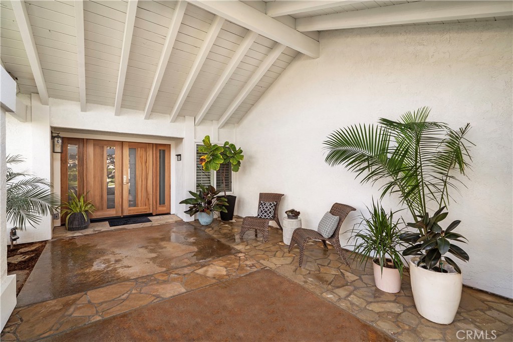 9560 La Amapola Avenue