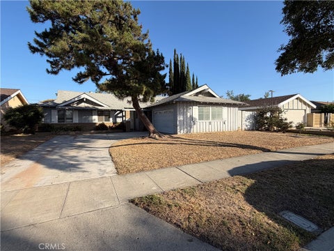 Photo of 2637 N Fernside ST, Orange, CA 92865 (MLS # OC26217257)