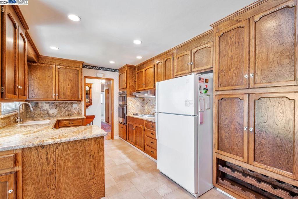 GLENMOOR GARDENS - Residential