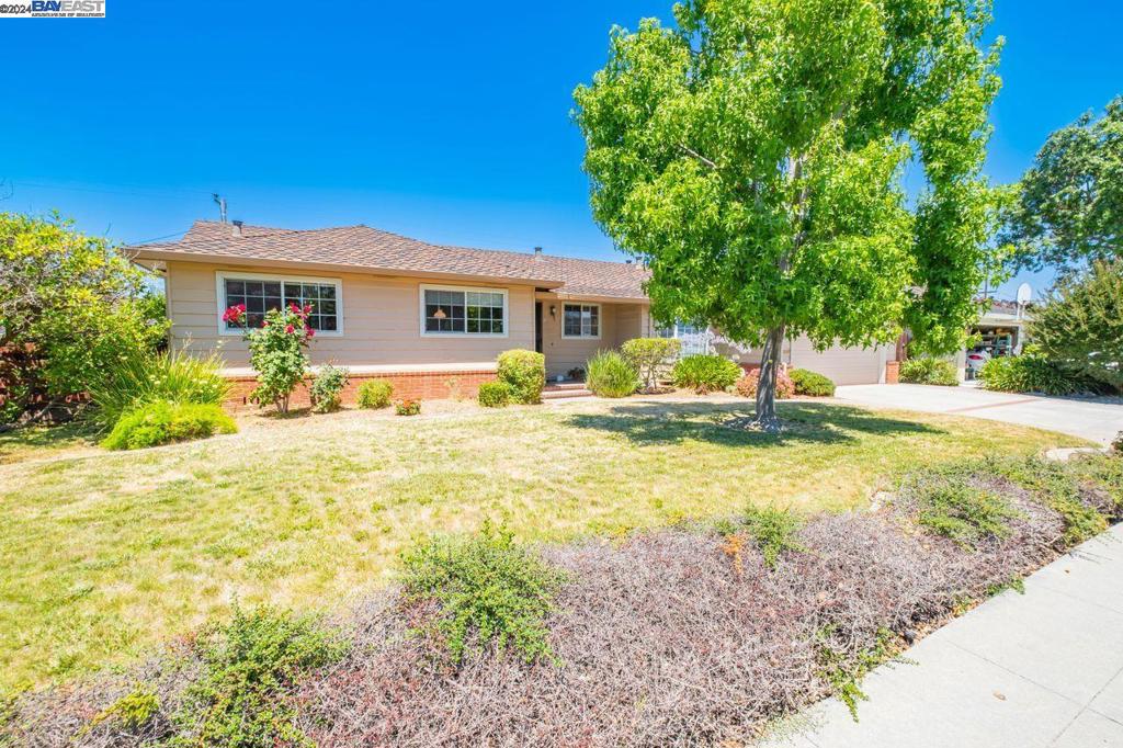 GLENMOOR GARDENS - Residential