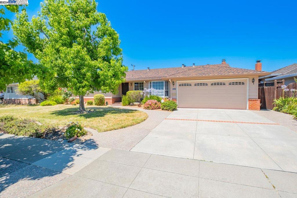 GLENMOOR GARDENS - Residential