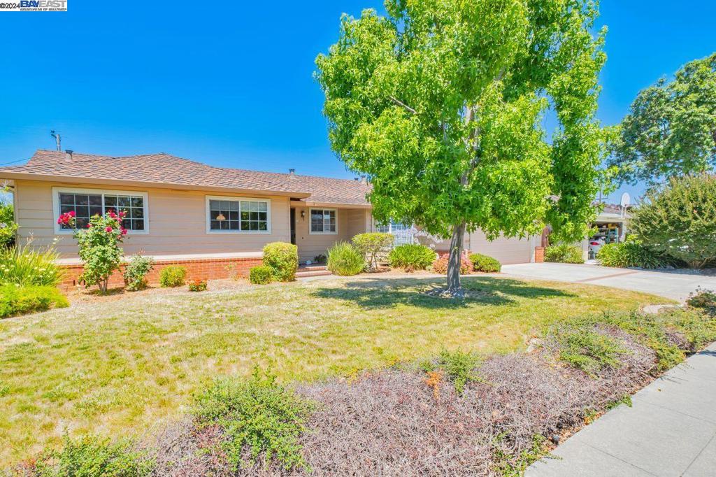 GLENMOOR GARDENS - Residential