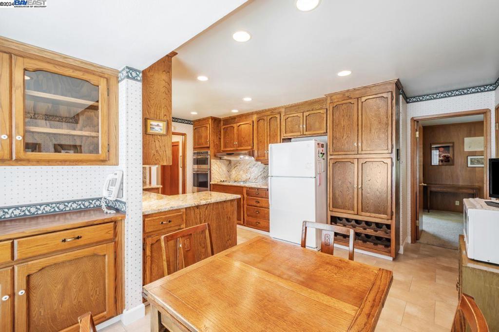 GLENMOOR GARDENS - Residential