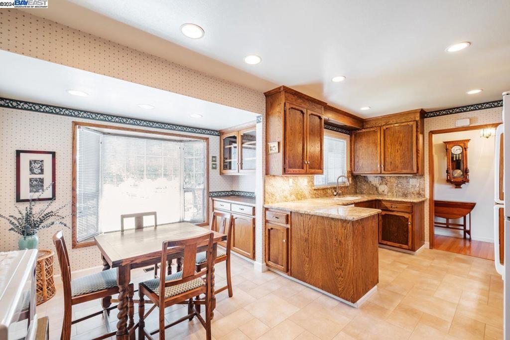 GLENMOOR GARDENS - Residential