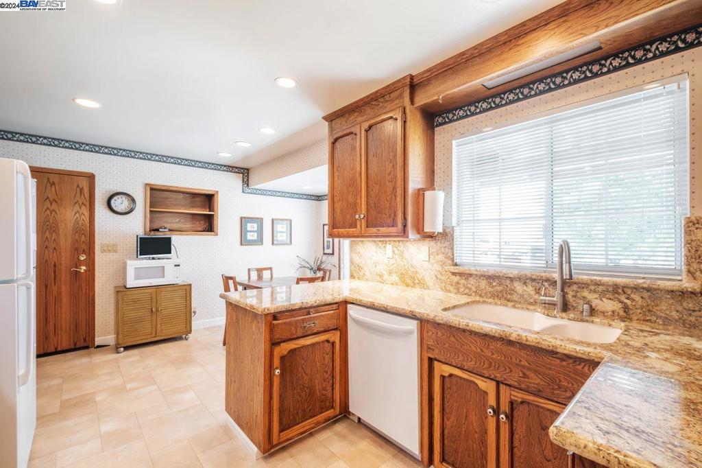 GLENMOOR GARDENS - Residential